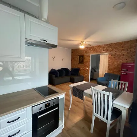 Center Apartment- Kesklinna Suvituskorter